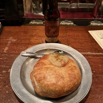 Jessop's Tavern - Crab pot pie - American Near Me - New Castle, Delaware