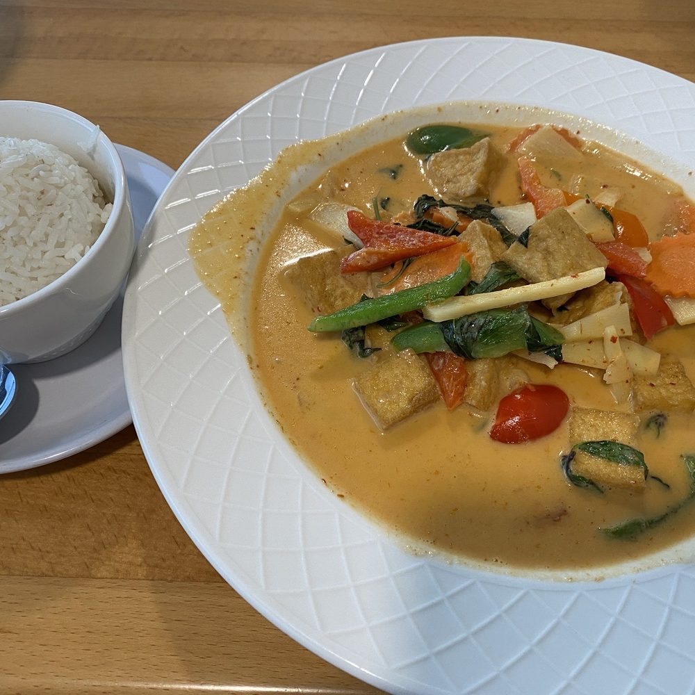 Mai Thai Bistro - Red curry with tofu - Sushi Bars Near Me - Vero Beach, Florida Mai Thai Bistro - Red curry with tofu - Sushi Bars Near Me - Vero Beach, Florida