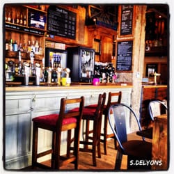 Elephant & Castle - The bar