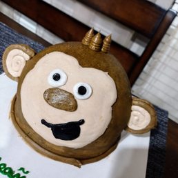 a close up of a monkey cake