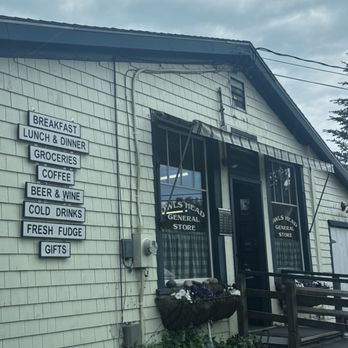 Owls Head General Store - Front of store - Grocery Near Me - Owls Head, Maine