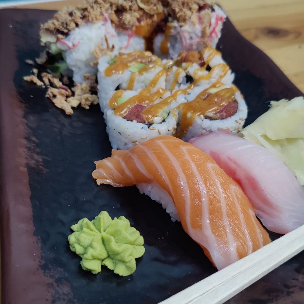 Mizu Sushi - Combo A. Crunchy roll, spicy tuna roll, salmon and snapper nigiri - Sushi Bars Near Me - Portland, Oregon