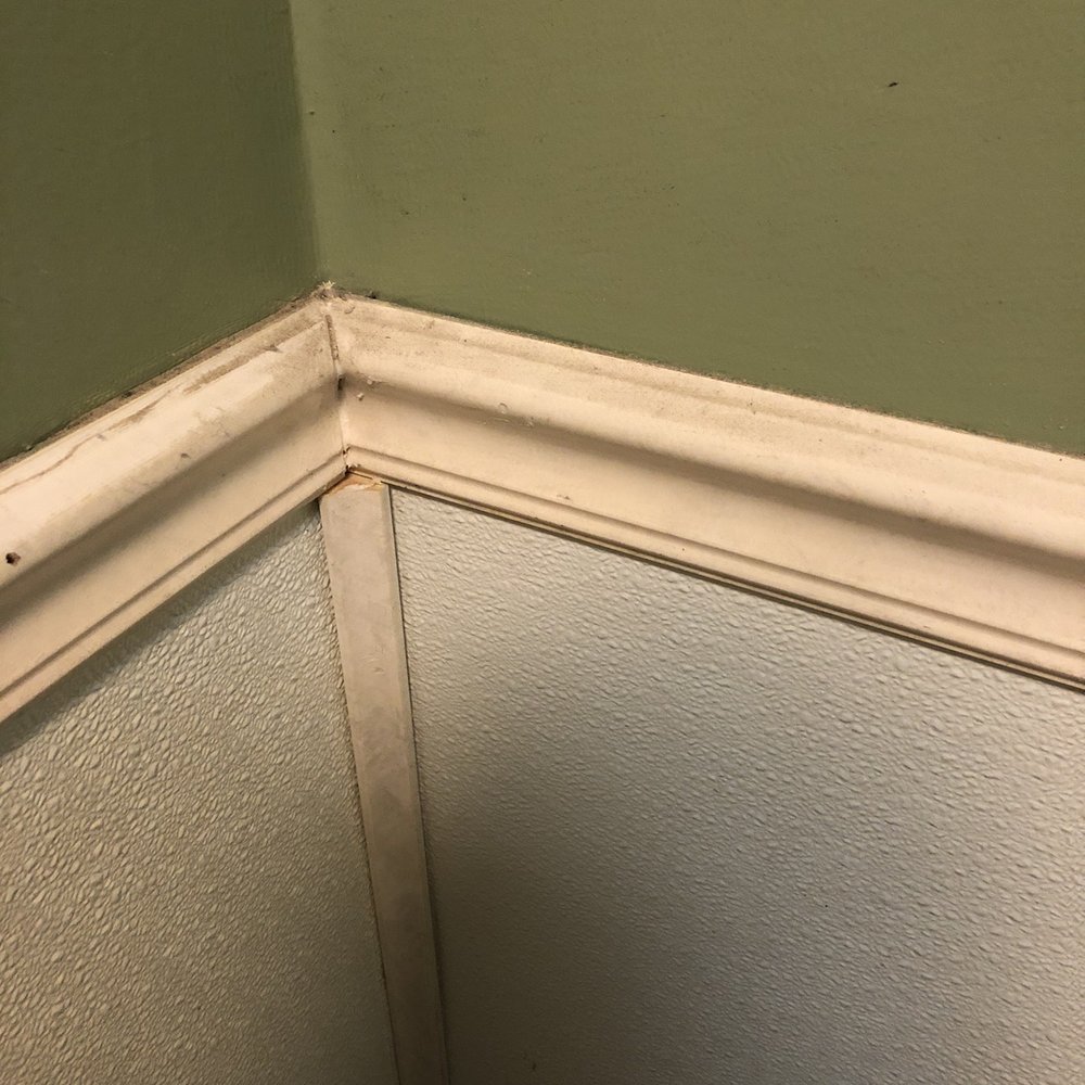Jasmine Thai Restaurant - Dirty dusty bathroom - Thai Near Me - Tonawanda, New York