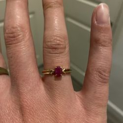 Phoebe's Fine Jewelry and Art Glass - 0.2 Ct natural Ruby ring