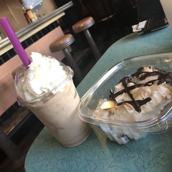 Hullabaloo Diner - Chocolate shake and chocolate pie to go - Diners Near Me - College Station, Texas Hullabaloo Diner - Chocolate shake and chocolate pie to go - Diners Near Me - College Station, Texas