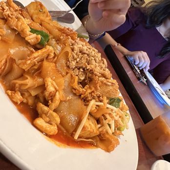 Thai Chili - Pad Thai Wide Flat Noodles - Thai Near Me - Elk Grove, California Thai Chili - Pad Thai Wide Flat Noodles - Thai Near Me - Elk Grove, California