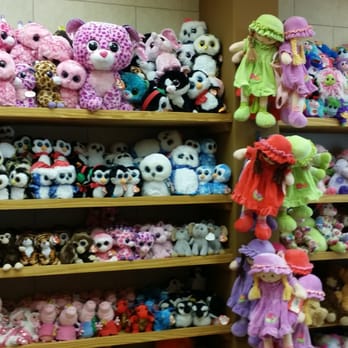 Francesco's Gelato - Large wall of Beanie Babies, toys, and stuffed animals - Ice Cream & Frozen Yogurt Near Me - San Antonio, Texas Francesco's Gelato - Large wall of Beanie Babies, toys, and stuffed animals - Ice Cream & Frozen Yogurt Near Me - San Antonio, Texas