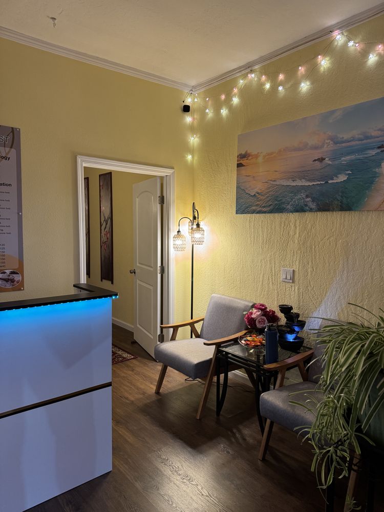 Golden Ocean Massage Spa Logo