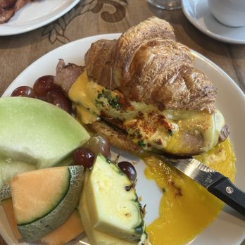 La Provence - Cedar Hills Crossing - Eggs Benedict - Breakfast & Brunch Near Me - Beaverton, Oregon La Provence - Cedar Hills Crossing - Eggs Benedict - Breakfast & Brunch Near Me - Beaverton, Oregon