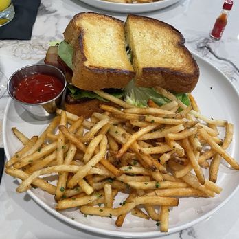 Middle Child - BLT - Breakfast & Brunch Near Me - Las Vegas, Nevada Middle Child - BLT - Breakfast & Brunch Near Me - Las Vegas, Nevada