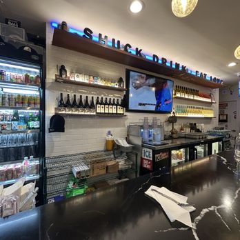 Seasurf Fish - The bar area was a VIBE - Seafood Near Me - San Clemente, California