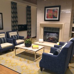 Bridgemoor Transitional Care - Inviting lounge near the entrance