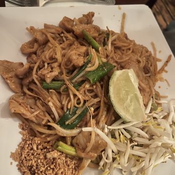Thai Gold Restaurant - Pad Thai with chicken - Thai Near Me - Golden, Colorado