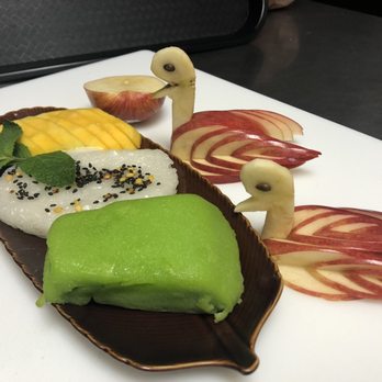 Mon Thai Restaurant - Mango sticky rice - Thai Near Me - Lakewood, Colorado Mon Thai Restaurant - Mango sticky rice - Thai Near Me - Lakewood, Colorado
