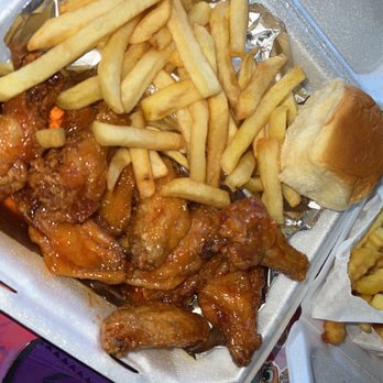 Bethune Grill - 10 piece wing in Honey Wing Sauce with fries and extra sauce - American Near Me - Daytona Beach, Florida Bethune Grill - 10 piece wing in Honey Wing Sauce with fries and extra sauce - American Near Me - Daytona Beach, Florida
