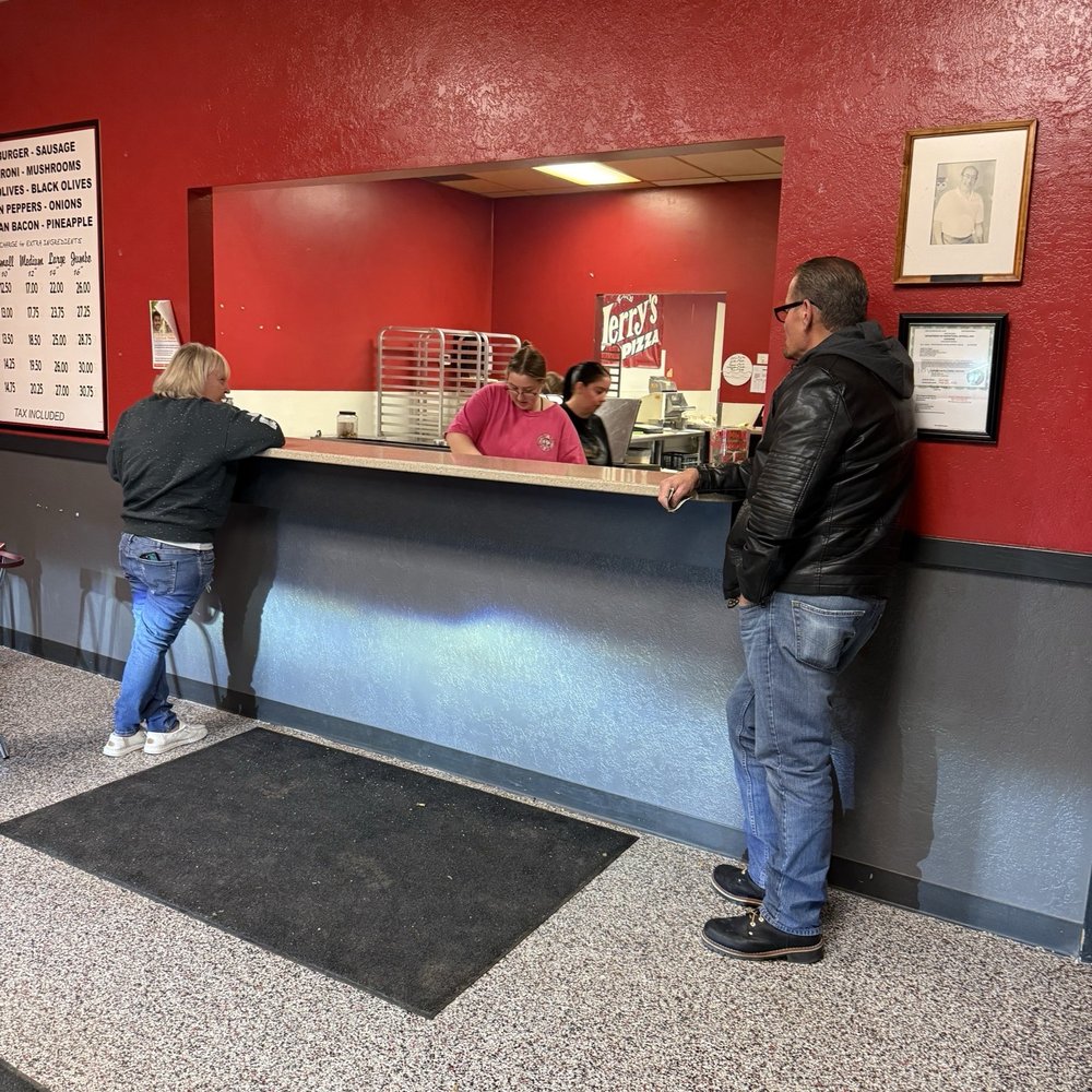 Jerry's Pizza - Inside making pizza. - Pizza Near Me - Sioux City, Iowa