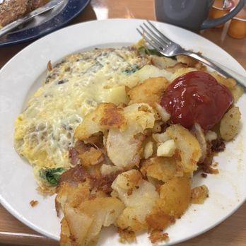 Country Kitchen - Popeye omelette with home fries . - Breakfast & Brunch Near Me - Long Beach, California Country Kitchen - Popeye omelette with home fries . - Breakfast & Brunch Near Me - Long Beach, California