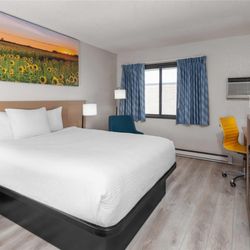 Days Inn by Wyndham Mason City - Guest room