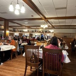 Blue Gate Restaurant & Bakery - Dining room