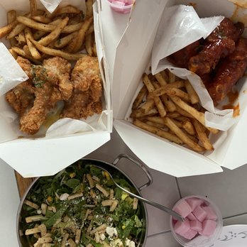 Vons Chicken - Crispy Garlic Chicken & Crispy Yang Nyum Lunch Special with radish and fries - Chicken Wings Near Me - Hayward, California