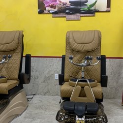Lashes Nails Spa - Pedi area