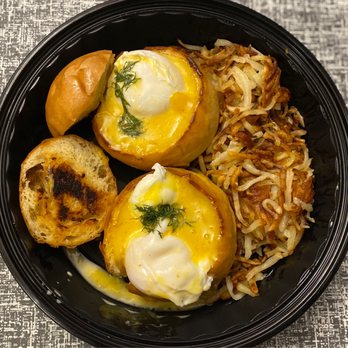 Chipy Cafe - Benedict Bread Bowl - perfectly poached eggs (but missing spinach and tomato from description) - Breakfast & Brunch Near Me - Lincolnshire, Illinois