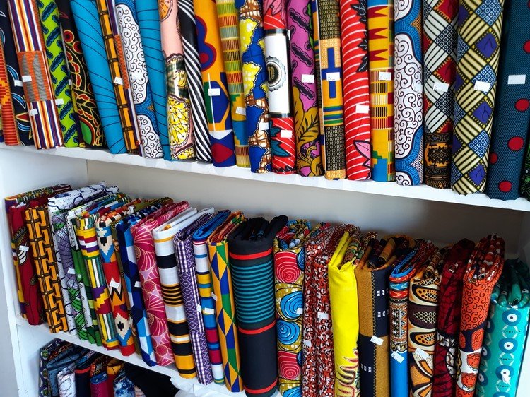 FATI FABRIC STORE Updated September 2024 261 S 52nd St