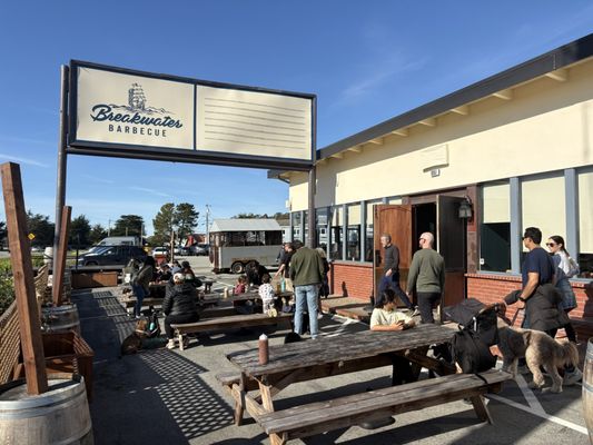 Breakwater Barbecue by null