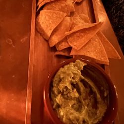 Ampersand - Chips and guac