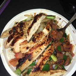 Acebolado (grilled vegetables, grilled chicken, white rice, and black beans)