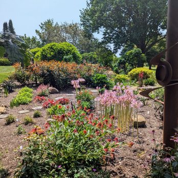 Hornbaker Gardens - Nurseries & Gardening Near Me - Princeton, Illinois Hornbaker Gardens - Nurseries & Gardening Near Me - Princeton, Illinois