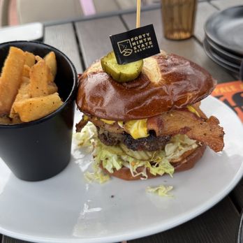 49th State Brewing - Anchorage - Yak Burger - Breweries Near Me - Anchorage, Alaska 49th State Brewing - Anchorage - Yak Burger - Breweries Near Me - Anchorage, Alaska