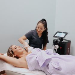 Personique On The Spot - Sydney giving me laser hair removal on my underarms! Best results,too. I haven't had to shave in weeks