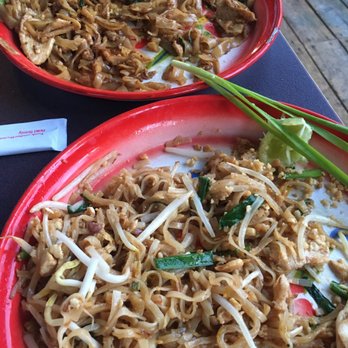 Si Lom Thai Bistro - Amazing noodles - Thai Near Me - Toronto, Ontario