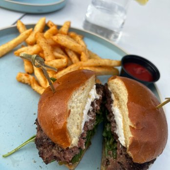 Hipico Rooftop Bar - $25 Sweet Heat Wagyu Burger: 5/5 - Bars Near Me - Arcadia, California