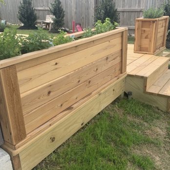A Vision For U - Deck with planters - General Contractors Near Me - Austin, Texas A Vision For U - Deck with planters - General Contractors Near Me - Austin, Texas