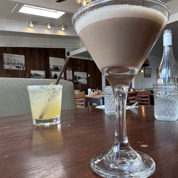 T's Cafe - Breakfast & Brunch Near Me - Solana Beach, California