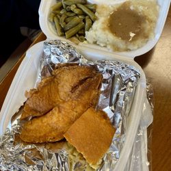 Fish with mashed potatoes & green beans