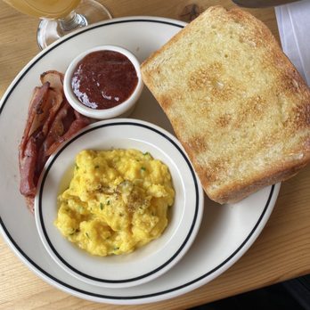 larrys - Scrambled eggs and toast - Bars Near Me - Montreal, Quebec larrys - Scrambled eggs and toast - Bars Near Me - Montreal, Quebec