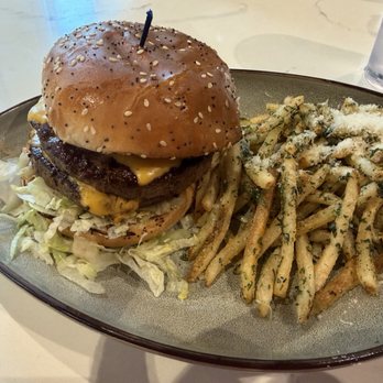 Market On Main - MOM burger - Specialty Food Near Me - Columbia, South Carolina