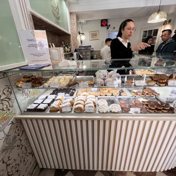 Casa Piriquita - Cafes Near Me - Sintra, 11