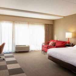 Hampton Inn & Suites Boone - Guest room