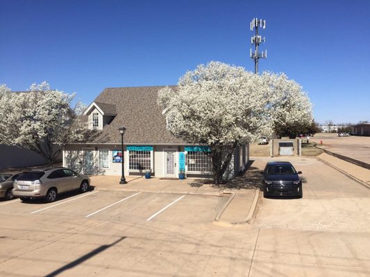 Cut N Loose Salon 161 W 15th St Edmond Ok Hair Salons Mapquest