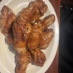 Tickets Pub & Eatery - BBQ 10 Pieces Chicken Wings