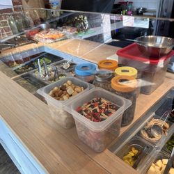 Little Salad Shop - Counter