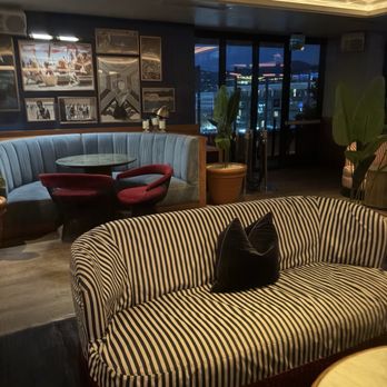 Bar Lis - Bar Lis all to myself! - Lounges Near Me - Los Angeles, California