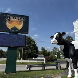 Williams Cheese Company - Outside