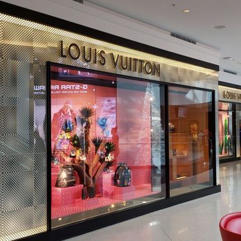 Beverly Center - Louis Vuitton storefront - Shopping Centers Near Me - Los Angeles, California Beverly Center - Louis Vuitton storefront - Shopping Centers Near Me - Los Angeles, California