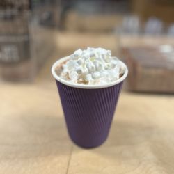 Skiptown - White chocolate peppermint hot drink