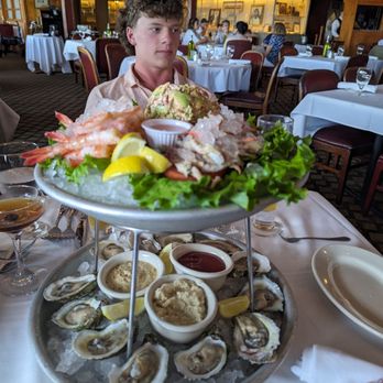 Gaido's - Seafood tower - Seafood Near Me - Galveston, Texas Gaido's - Seafood tower - Seafood Near Me - Galveston, Texas